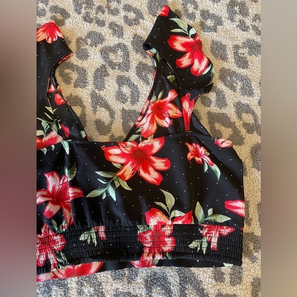 M Guess Crop Top Red Lily Flower - Picture 9 of 16